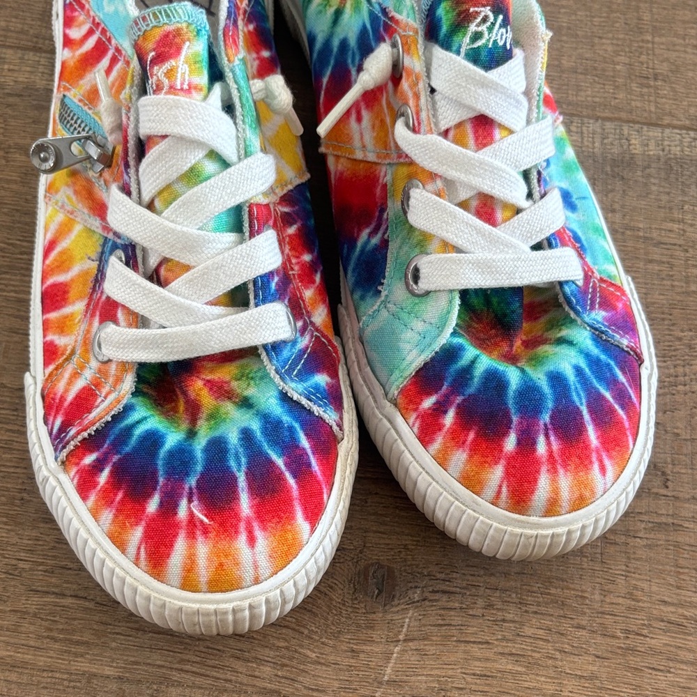 Blowfish Colorful Tie-Dye Women's Sneakers - Picture 2 of 6